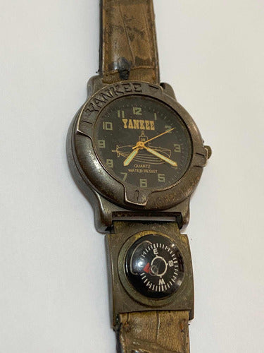 Relógio Antigo Yankee Quartz Magnum