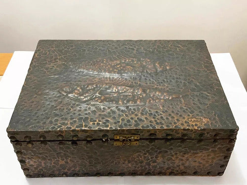 Caixa Antiga Cobre Repuxado Com Detalhe Peixes - Assinada