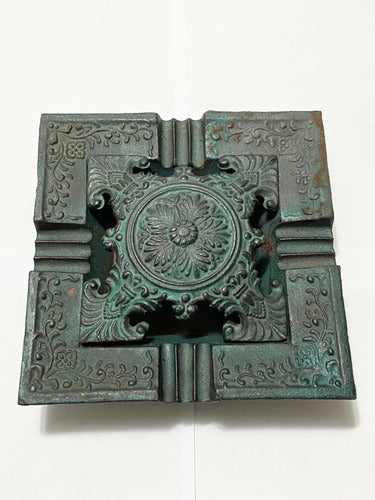 Antigo Incensário Em Ferro Fundido Trabalhado Artesanalmente