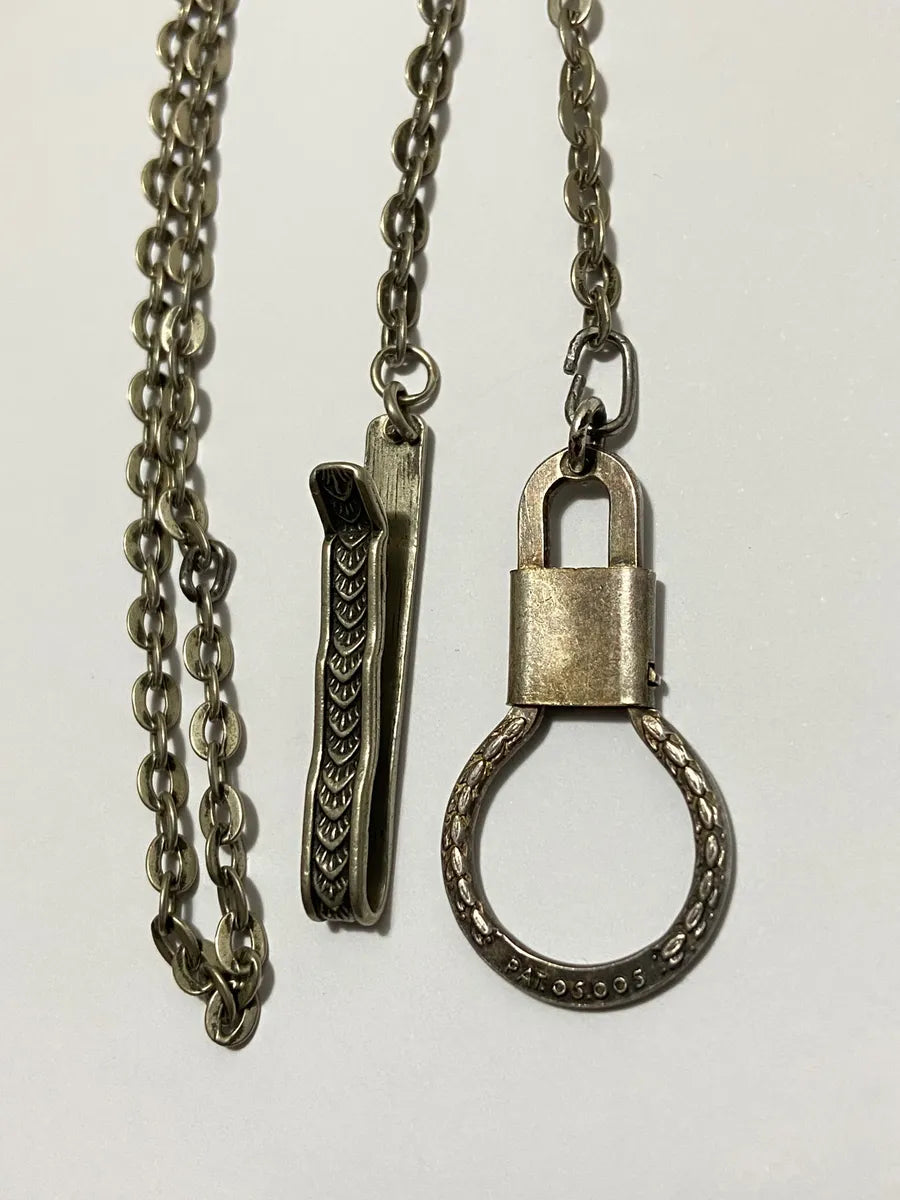 Prendedor De Gravata Antigo Com Corrente E Fecho Cor Prata Prateado