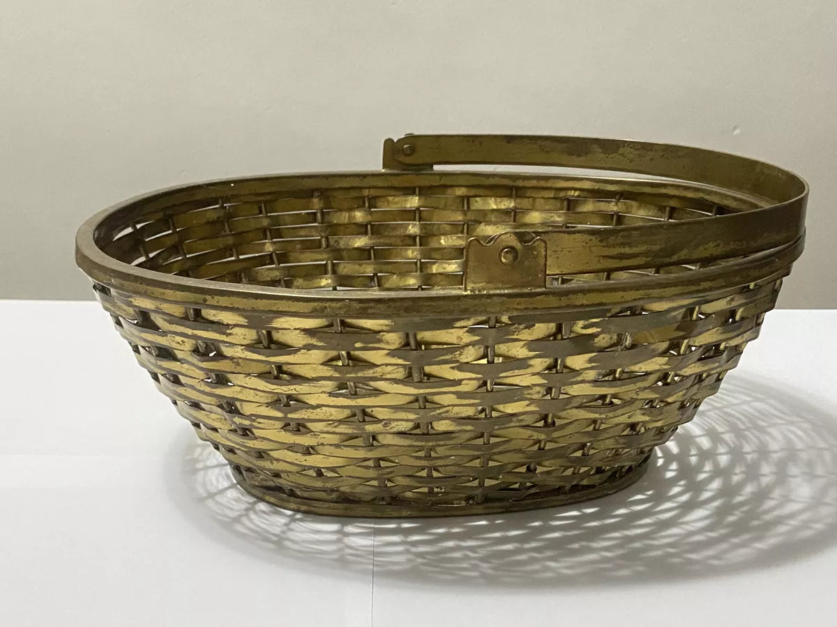 Cesta Antiga Dourada Oval Com Alça Em Metal