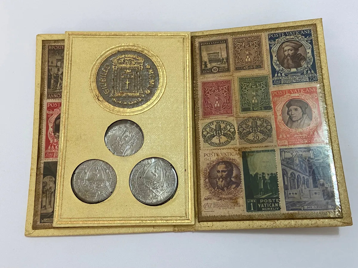 Antigo Souvenir Vaticano Ano Santo 1950 com Moedas e Selos