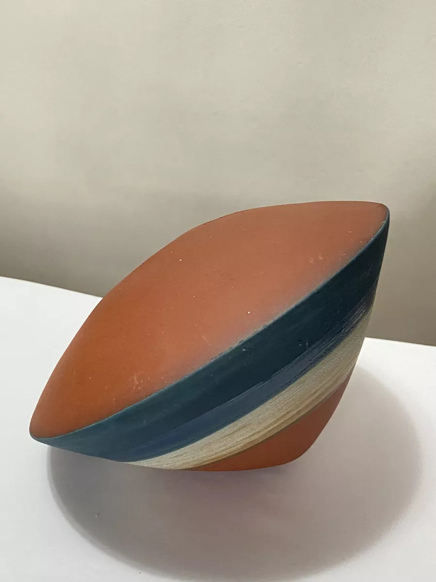 Escultura Cônica Em Cerâmica Com Acabamento Artesanal Antiga