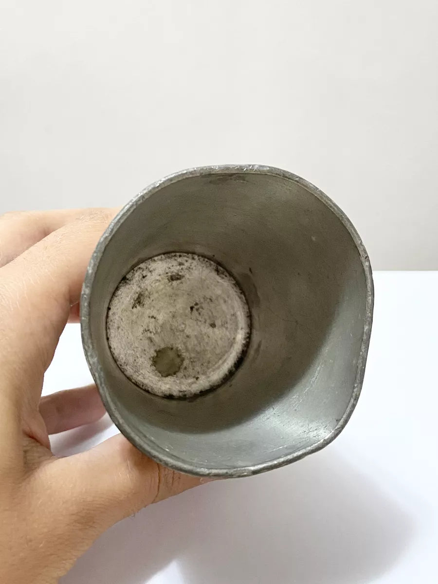Copo Antigo Estanho Tumasek Pewter Malasia Cenas Em Relevo