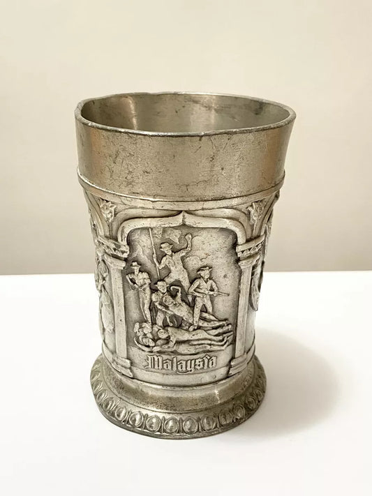 Copo Antigo Estanho Tumasek Pewter Malasia Cenas Em Relevo