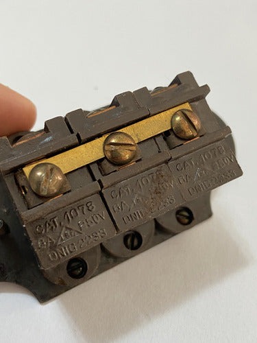 Antigo Interruptor Triplo Em Baquelite