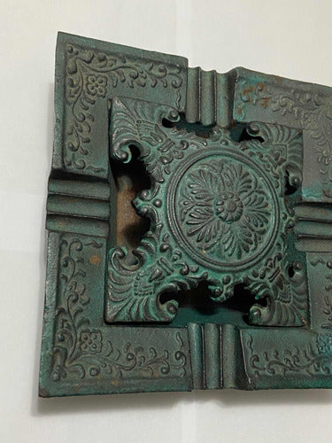 Antigo Incensário Em Ferro Fundido Trabalhado Artesanalmente