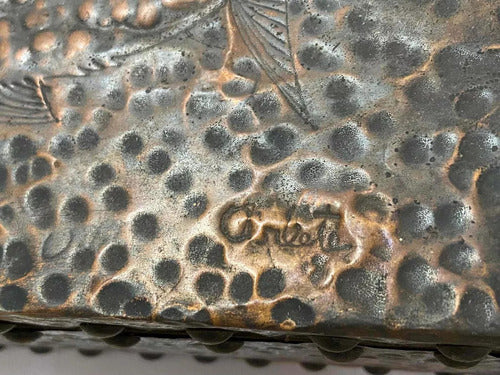 Caixa Antiga Cobre Repuxado Com Detalhe Peixes - Assinada