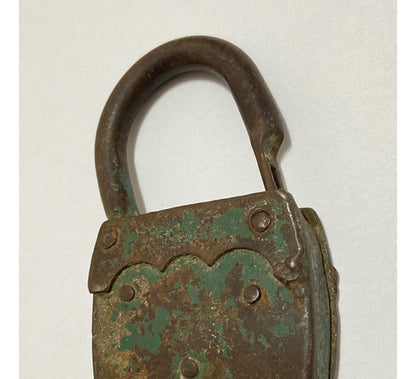 Cadeado Antigo Em Metal Med. 11,5 X  7,5cm