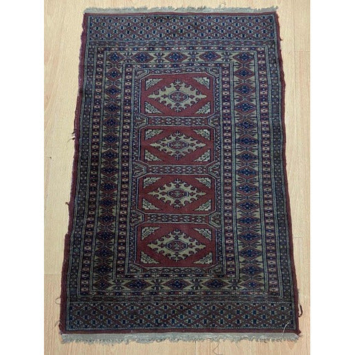 Tapete Persa Antigo Geométrico