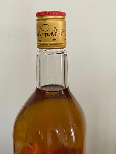 Antigo Whisky William Grant's Finest Scotch Lacrado - Lote 1