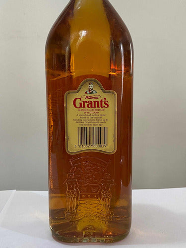 Antigo Whisky William Grant's Finest Scotch Lacrado - Lote 1