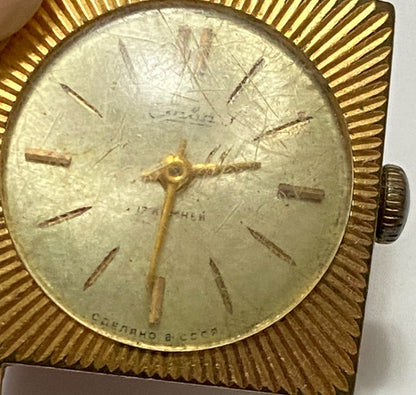 Relógio Antigo Slava 17 Kamhen Banhado Ouro Feito Na Urss