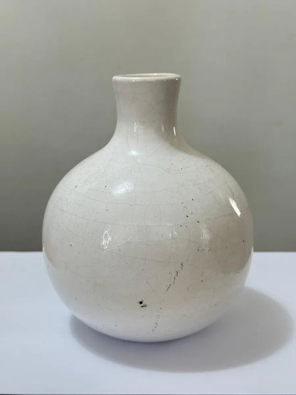 Vaso Antigo Em Cerâmica Craquelada Com Flor Em Alto Relevo