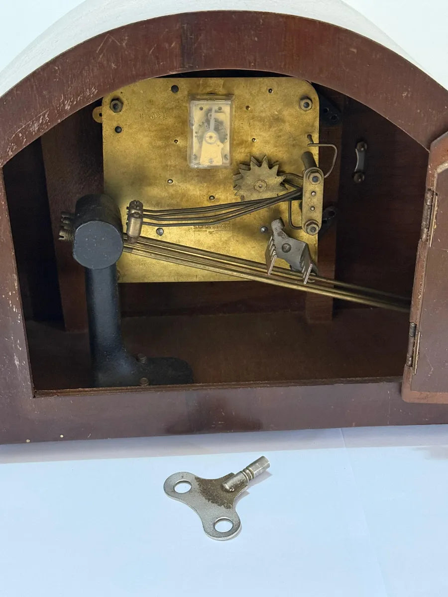 Relógio Antigo De Mesa Carrilhão Schattan Em Madeira Marrom