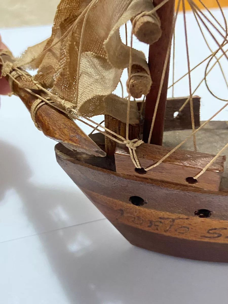 Antigo Barco A Vela Em Madeira Porto Seguro