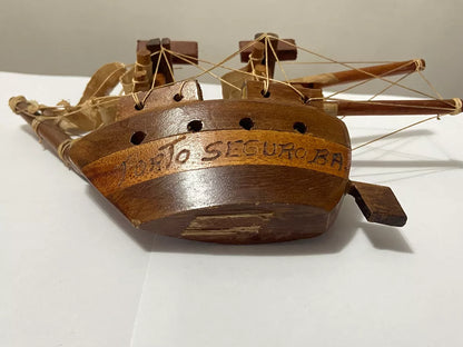 Antigo Barco A Vela Em Madeira Porto Seguro