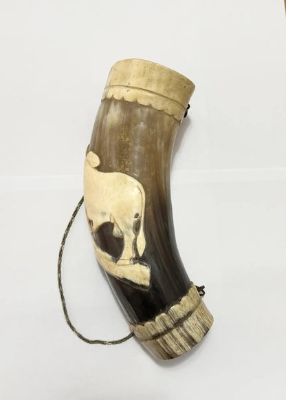 Copo Guampa Chifre Entalhado Antigo Com Figura De Boi