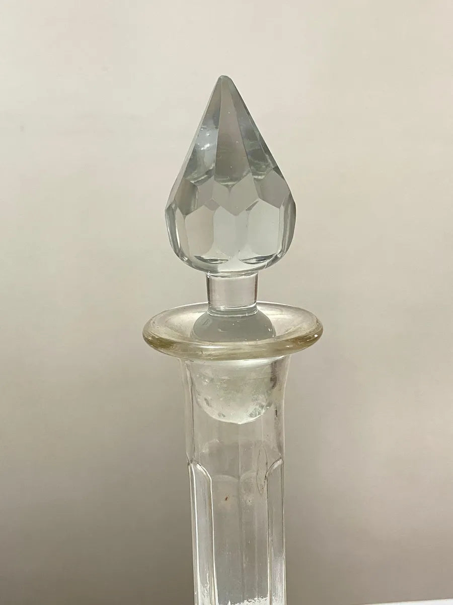 Antiga Licoreira Em Vidro Moldado Com Tampa Facetada