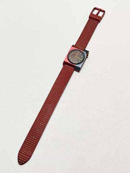Relógio Antigo Suiço Giallo Quartz Seal Swiss Made Vermelho
