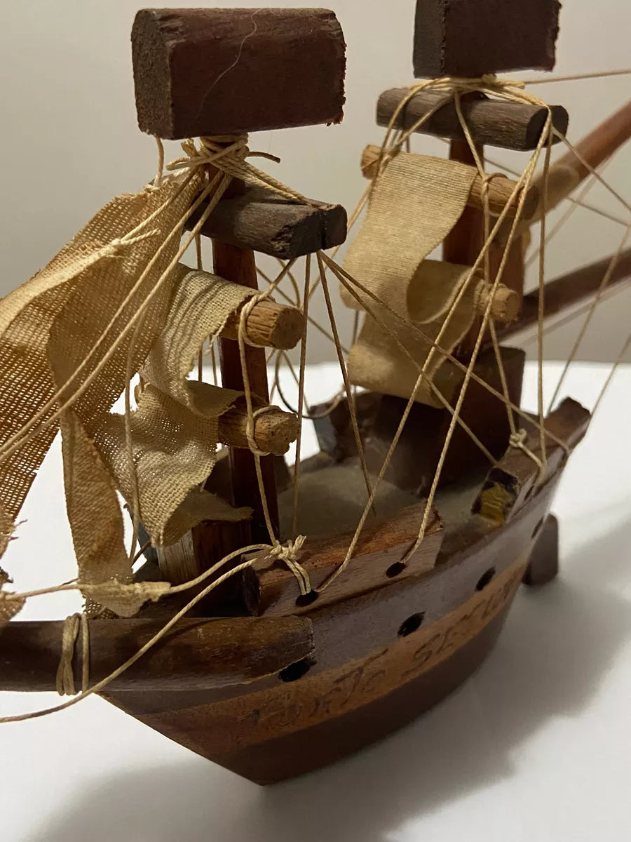 Antigo Barco A Vela Em Madeira Porto Seguro