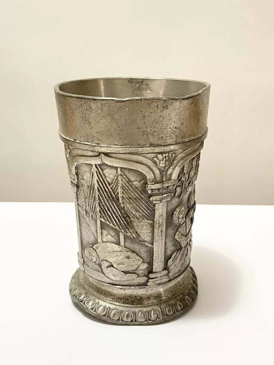 Copo Antigo Estanho Tumasek Pewter Malasia Cenas Em Relevo