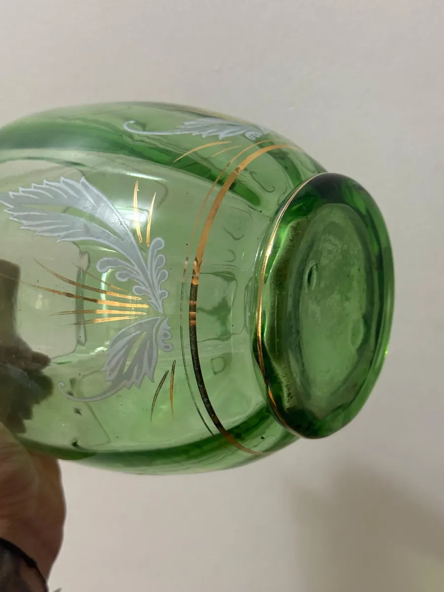 Vaso Antigo Em Vidro Verde Com Detalhes Dourados Verde