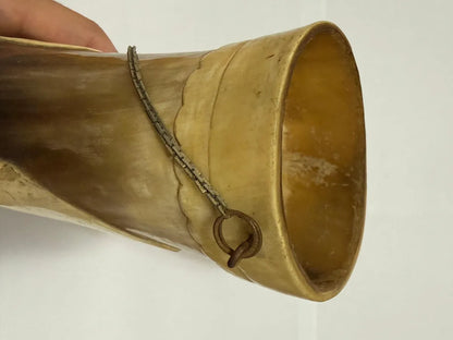 Copo Guampa Chifre Entalhado Antigo Com Figura De Boi