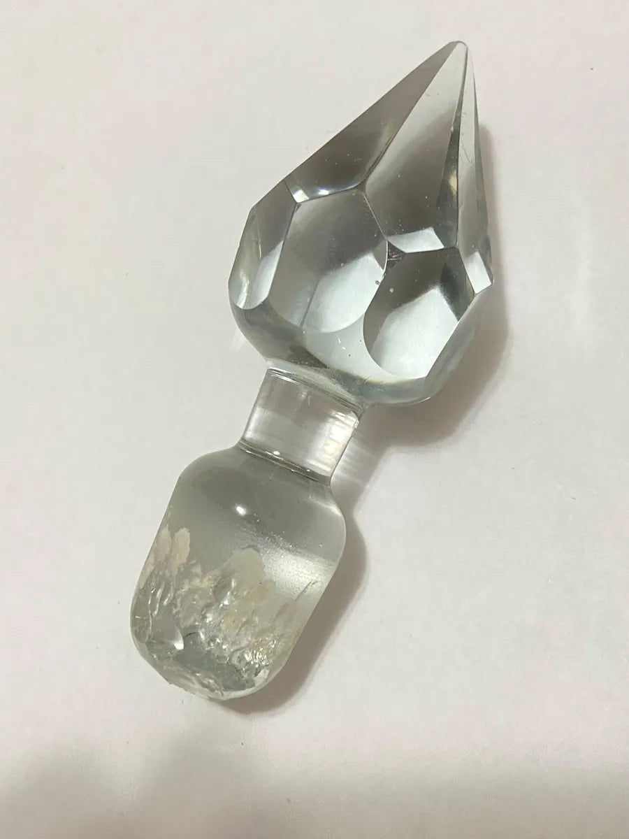 Antiga Licoreira Em Vidro Moldado Com Tampa Facetada