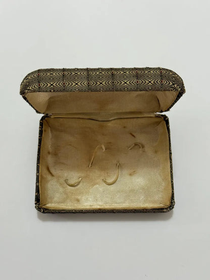 Caixa Porta Jóias Antiga Forrada Em Tecido Decorado