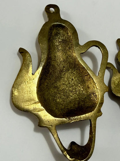 2 Ganchos De Parede Antigos Em Metal Dourado Formato Bule