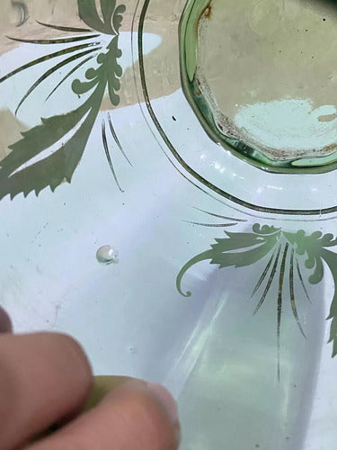 Vaso Antigo De Vidro Com Desenhos Cor Verde E Dourado