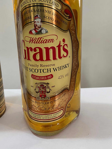 Antigo Whisky William Grant's Finest Scotch Lacrado - Lote 2