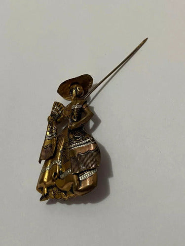 Broche Antigo Dourado Dama Com Leque