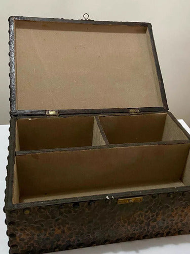 Caixa Antiga Cobre Repuxado Com Detalhe Peixes - Assinada