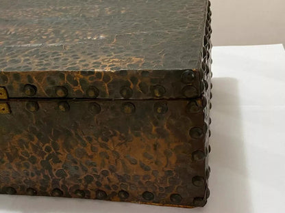 Caixa Antiga Cobre Repuxado Com Detalhe Peixes - Assinada