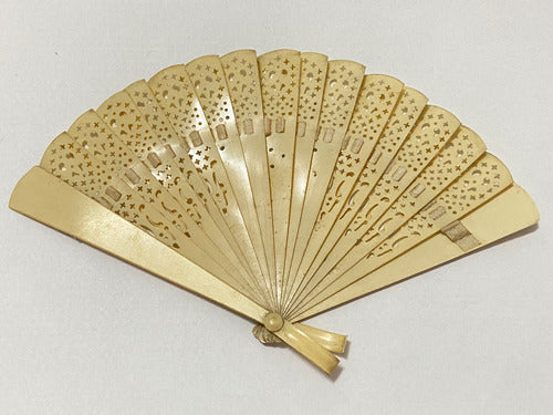 Leque Antigo Pequeno Com Desenhos Cor Marfim